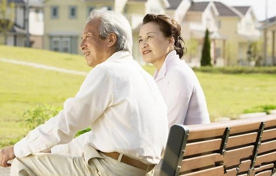 这个周末就让我们一起来听一听专家的意见：
1. 目前世界经济处于什么样的经济周期？
2. 如何在目前的世界经济周期中进行资产配置？
3. 资产转移过程中的最佳避税途径是什么？
4. 为什么有的时候投资账户亏损了反而要缴税？
5. 新移民家庭投资理财规划新方向，如何获得稳健加币收入？
6. 海外资产在加国的最佳运营模式
7. 如何科学地选择分红式人寿保险（重点分析：London Life，Canada Life，Sunlife，Equitable，用数据说话）
9. 有关美元资产辅助配置的思考